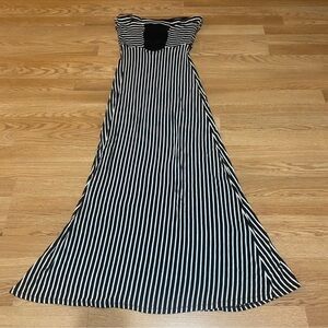Stripped flare strapless dress